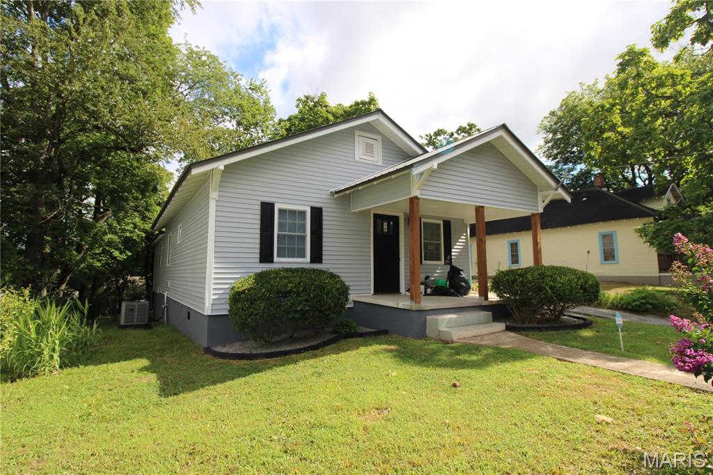 3rd image of 1409 Spring St, Poplar Bluff, MO 63901 | MLS# MIS26049397