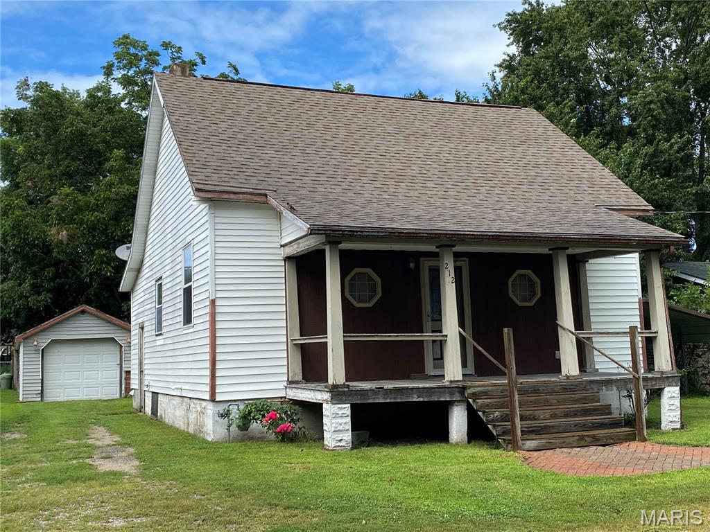 3rd image of 212 W Illinois St, New Baden, IL 62265 | MLS# MIS26049400