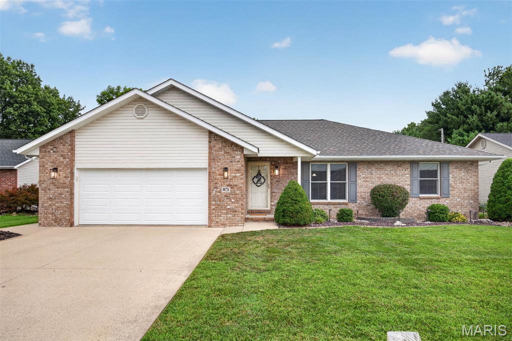1st image of 115 N Porte Dr, Highland, IL 62249 | MLS# MIS26049451
