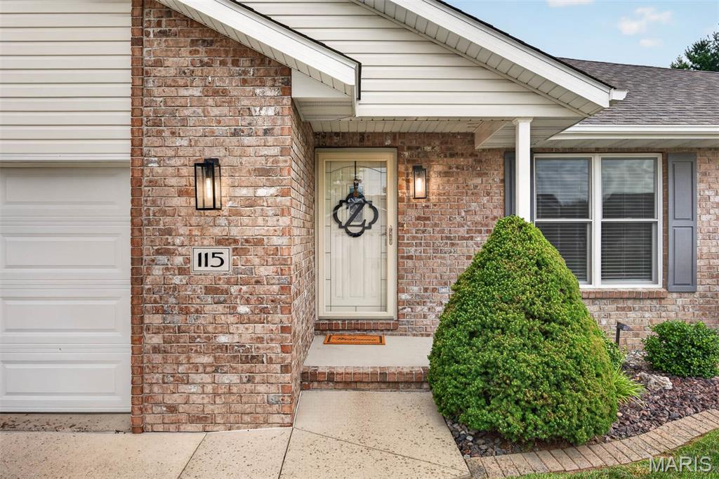4th image of 115 N Porte Dr, Highland, IL 62249 | MLS# MIS26049451