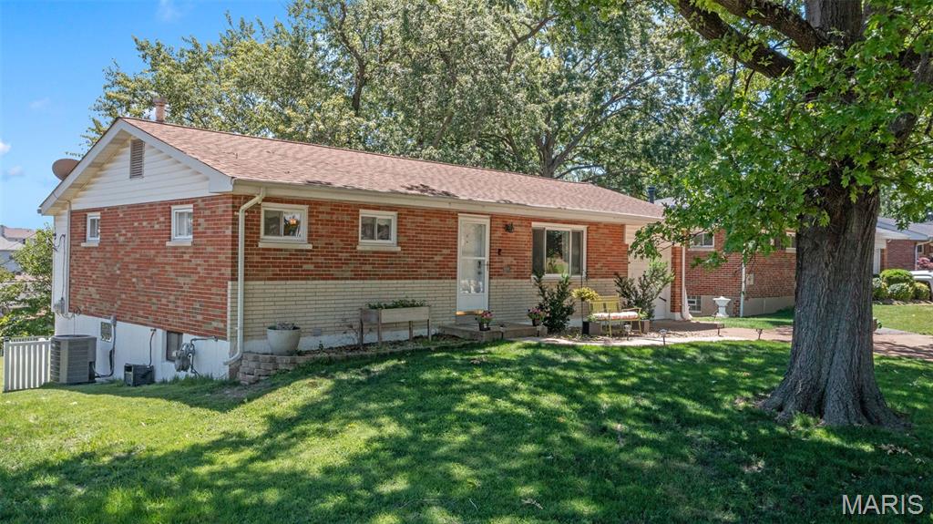 36th image of 9828 Whitcomb Ln, Affton, MO 63123 | MLS# MIS26049457
