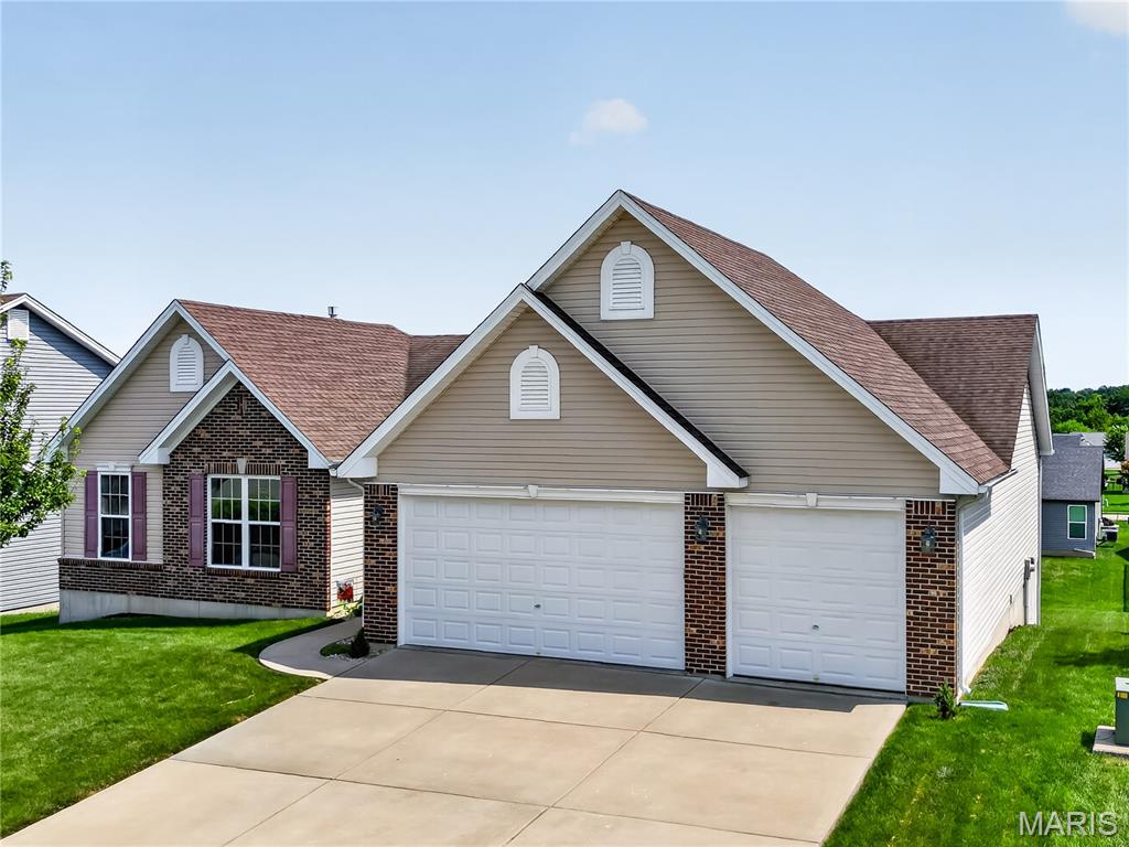 2nd image of 132 Riverdale Woods Cir, O Fallon, MO 63366 | MLS# MIS26049488