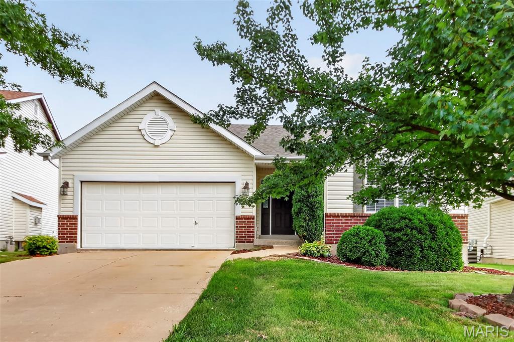 2nd image of 429 Briarchase Pl, Lake Saint Louis, MO 63367 | MLS# MIS26049505