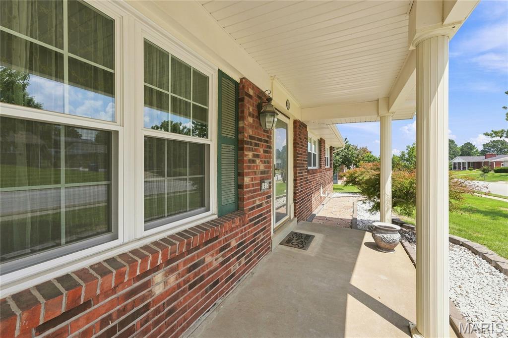 3rd image of 1613 Tamarack Dr, Saint Charles, MO 63301 | MLS# MIS26049526