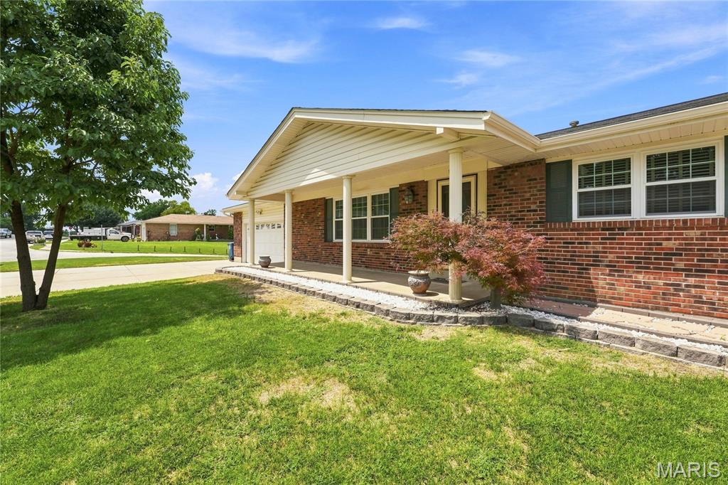 4th image of 1613 Tamarack Dr, Saint Charles, MO 63301 | MLS# MIS26049526