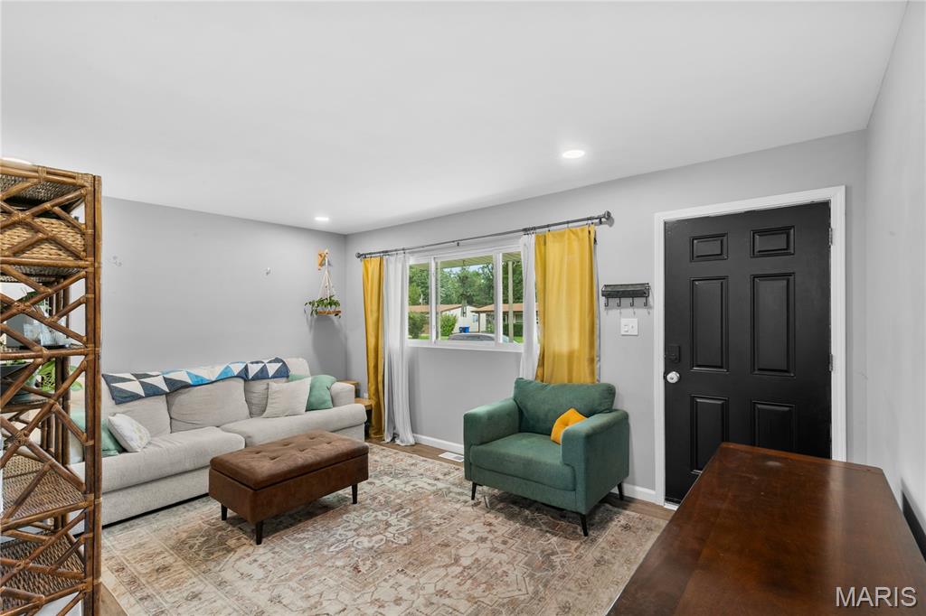 3rd image of 1480 Boulder Dr, Florissant, MO 63031 | MLS# MIS26049596