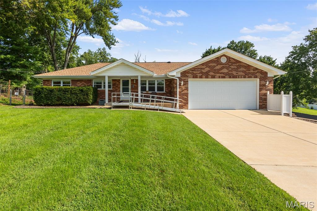 1st image of 223 Susan Rd, Saint Louis, MO 63129 | MLS# MIS26049602