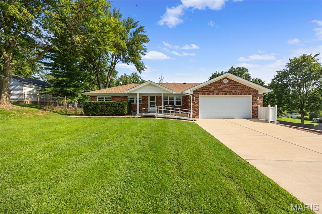 2nd image of 223 Susan Rd, Saint Louis, MO 63129 | MLS# MIS26049602