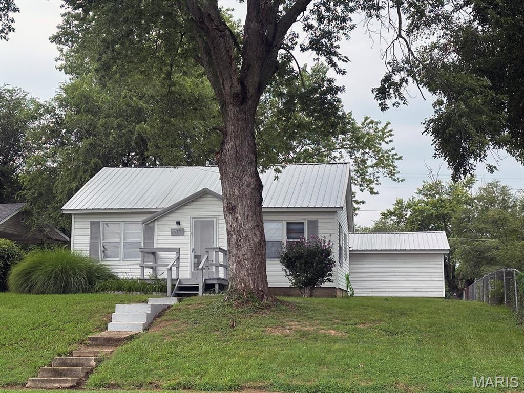 2nd image of 711 N Prairie St, Bloomfield, MO 63825 | MLS# MIS26049676