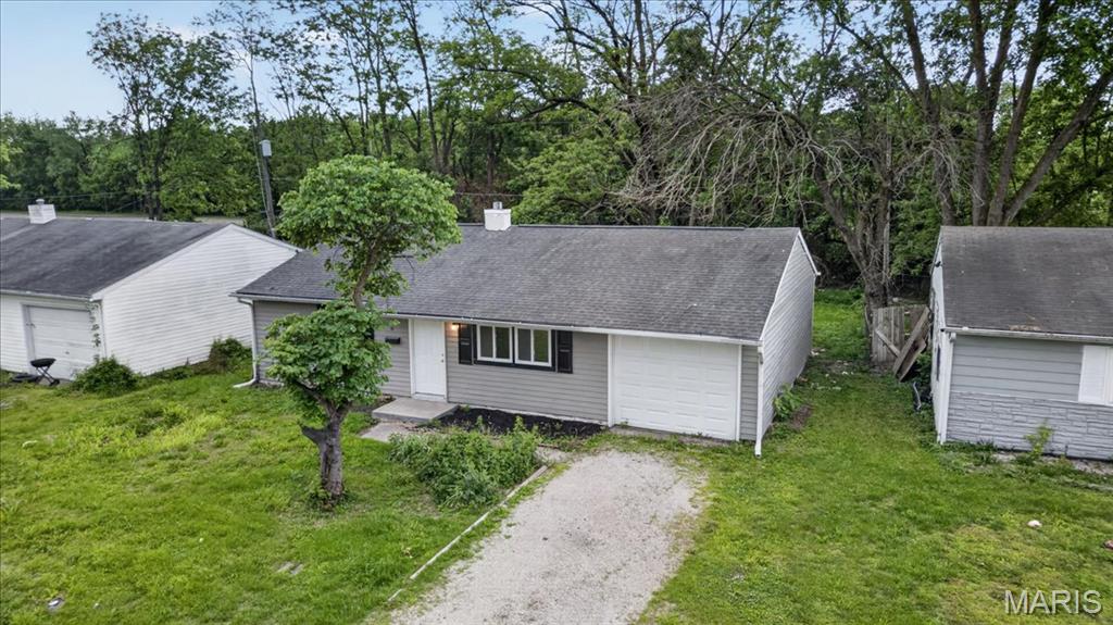 3rd image of 36 Saint Gregory Dr, East Saint Louis, IL 62206 | MLS# MIS26049686