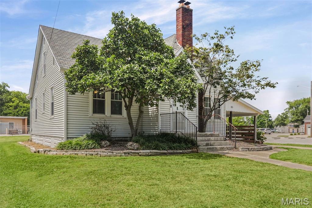 1st image of 851 11th St, Carlyle, IL 62231 | MLS# MIS26049695