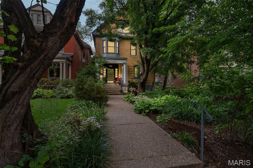 2nd image of 4421 Laclede Ave, Saint Louis, MO 63108 | MLS# MIS26049715
