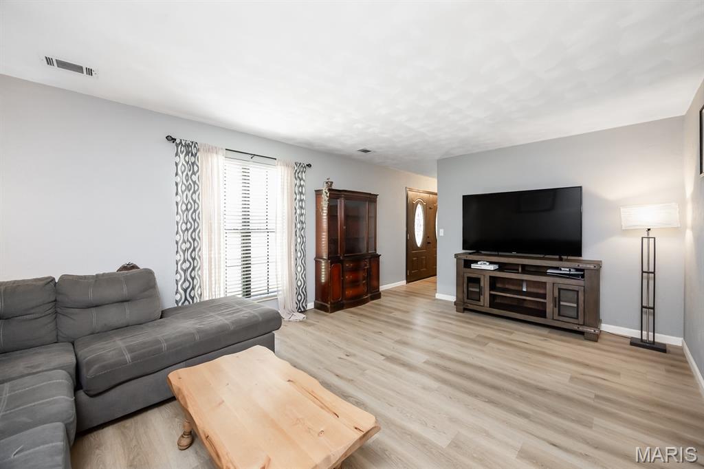 5th image of 200 Debra Dr, Fairview Heights, IL 62208 | MLS# MIS26049759