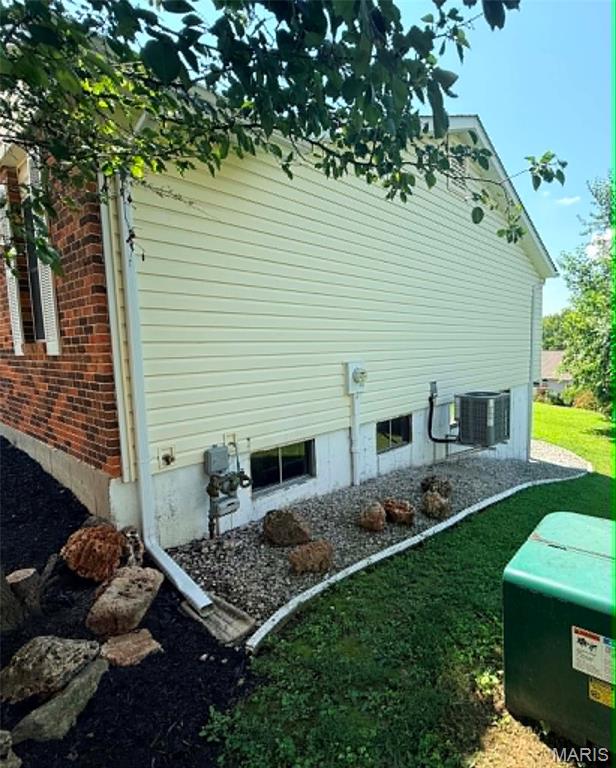3rd image of 1068 Apricot Dr, Saint Charles, MO 63301 | MLS# MIS26049766
