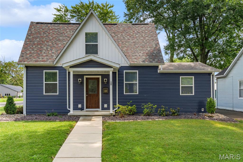 3rd image of 120 E 1St St, Trenton, IL 62293 | MLS# MIS26049785
