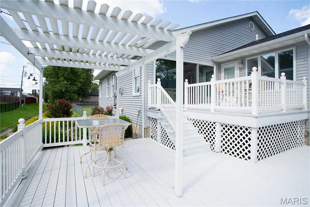 3rd image of 75 Sundew Ln, Highland, IL 62249 | MLS# MIS26049820