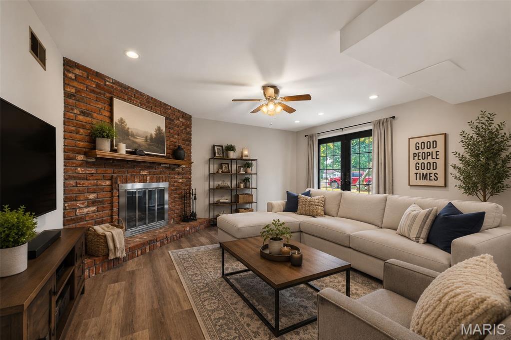 2nd image of 1319 Brandywine Ln, St Peters, MO 63376 | MLS# MIS26049847