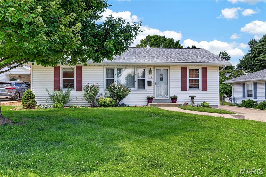 2nd image of 1817 W Clark St, Saint Charles, MO 63301 | MLS# MIS26049873