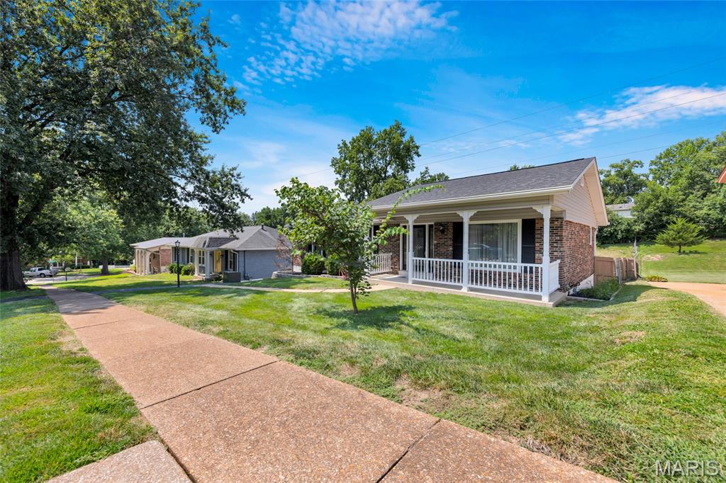 5th image of 391 Crestbury Dr, Ballwin, MO 63011 | MLS# MIS26049882