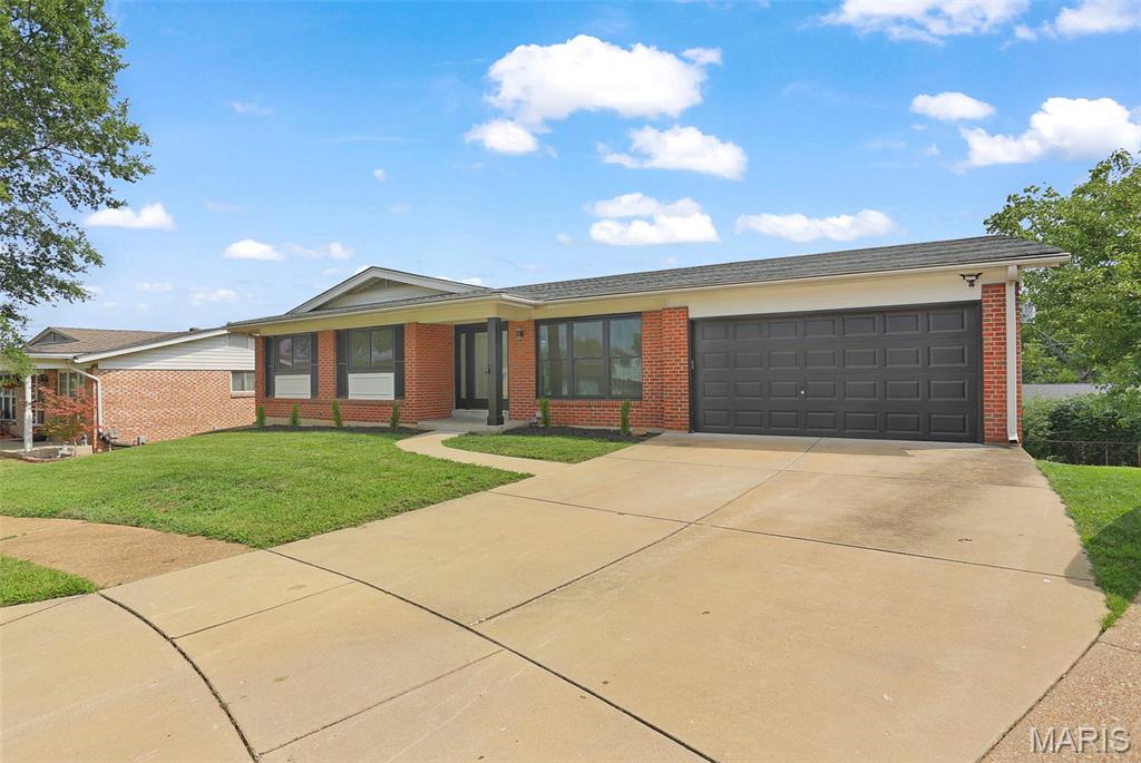 2nd image of 10612 Ashburn Ct, Saint Louis, MO 63123 | MLS# MIS26049895