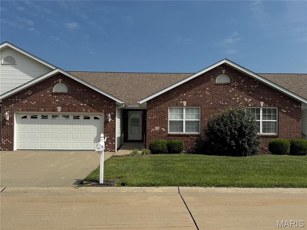 1st image of 303 Elizabeth Dr, Litchfield, IL 62056 | MLS# MIS26049929