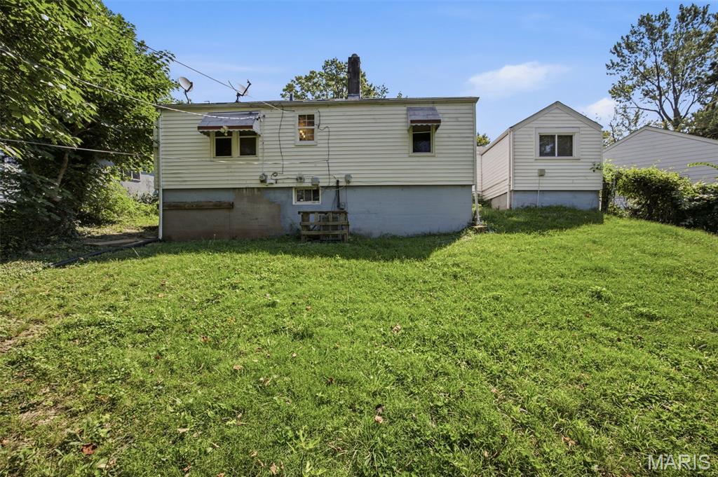22nd image of 41 Henquin Dr, Saint Louis, MO 63135 | MLS# MIS26049960