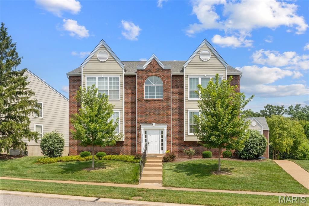 2nd image of 1323 Holgate Holgate Dr, Ballwin, MO 63021
