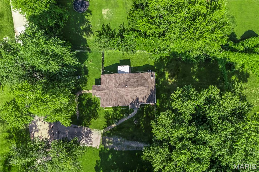7th image of 1043 Farmview Dr, Saint Louis, MO 63138 | MLS# MIS26049978