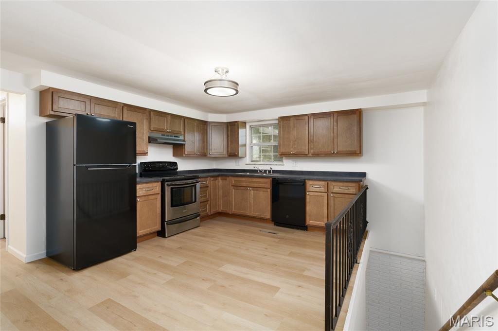 4th image of 210 Anderson Ln, Belleville, IL 62221 | MLS# MIS26049989