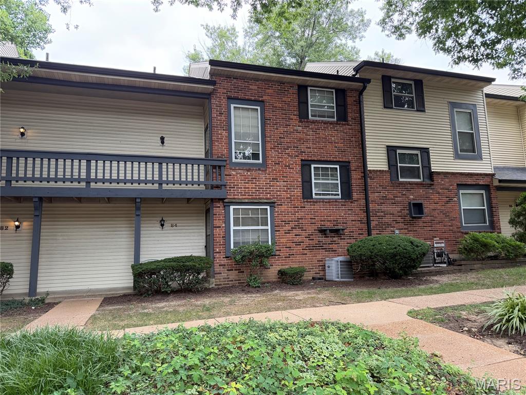 1st image of 84 Conway Cove Dr, Chesterfield, MO 63017 | MLS# MIS26050028