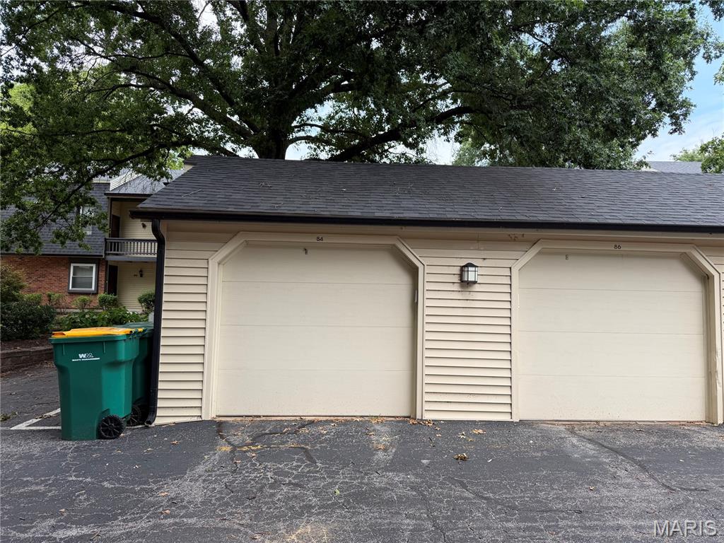 2nd image of 84 Conway Cove Dr, Chesterfield, MO 63017 | MLS# MIS26050028