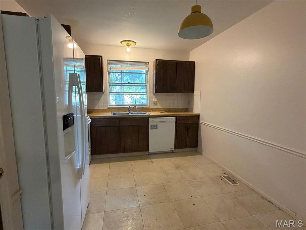 3rd image of 84 Conway Cove Dr, Chesterfield, MO 63017 | MLS# MIS26050028