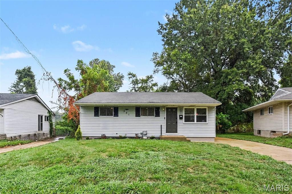 23rd image of 241 Glen Garry Rd, Saint Louis, MO 63137 | MLS# MIS26050071