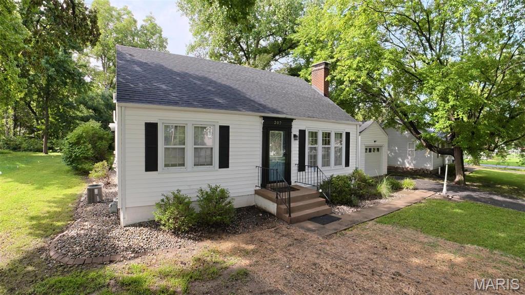 2nd image of 207 Marilyn Dr, O Fallon, IL 62269 | MLS# MIS26050073