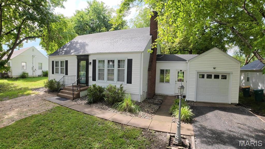 3rd image of 207 Marilyn Dr, O Fallon, IL 62269 | MLS# MIS26050073
