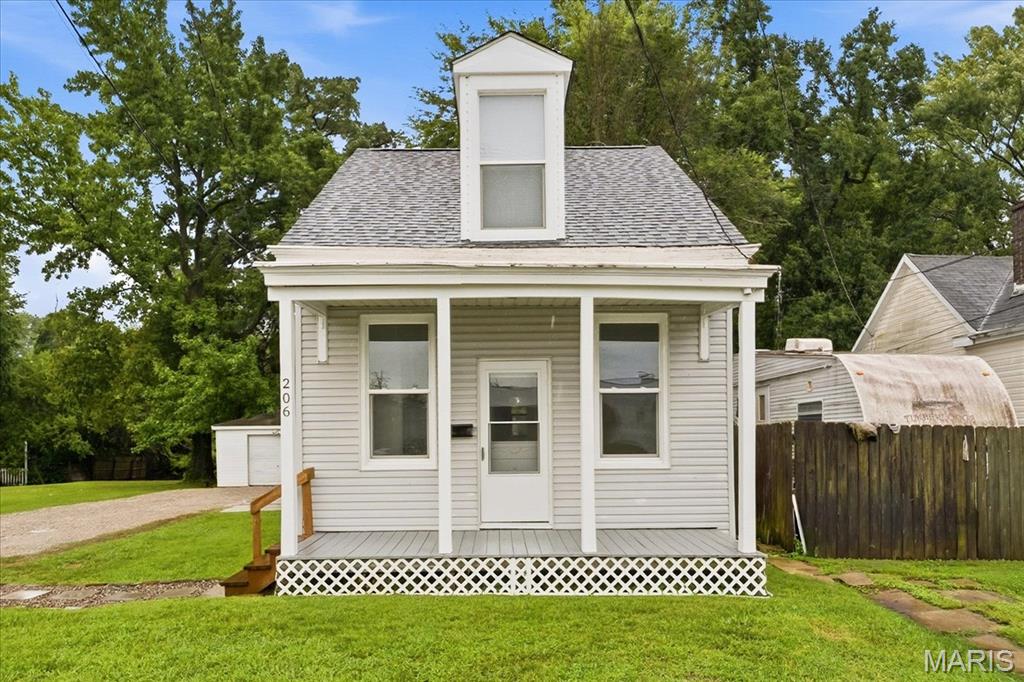 2nd image of 206 S 20th St, Belleville, IL 62226 | MLS# MIS26050101