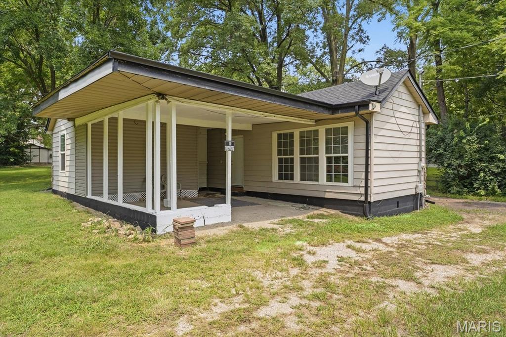 2nd image of 13 S Florida Ave, Belleville, IL 62221 | MLS# MIS26050125