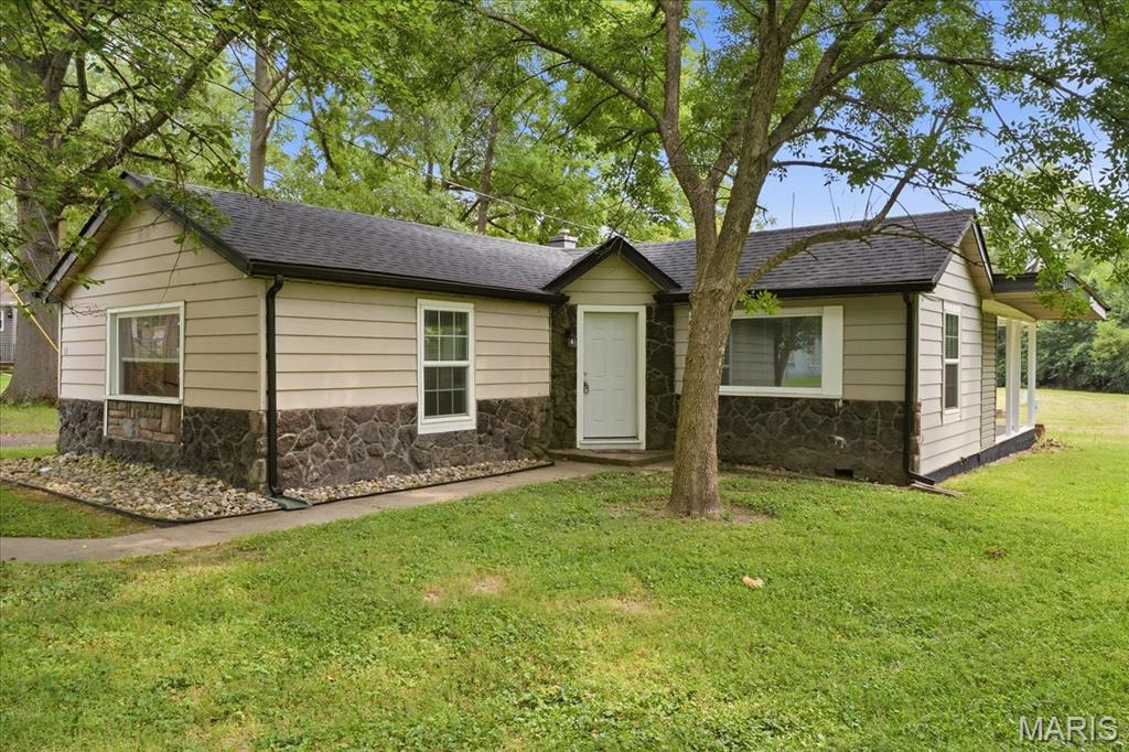1st image of 13 S Florida Ave, Belleville, IL 62221 | MLS# MIS26050125