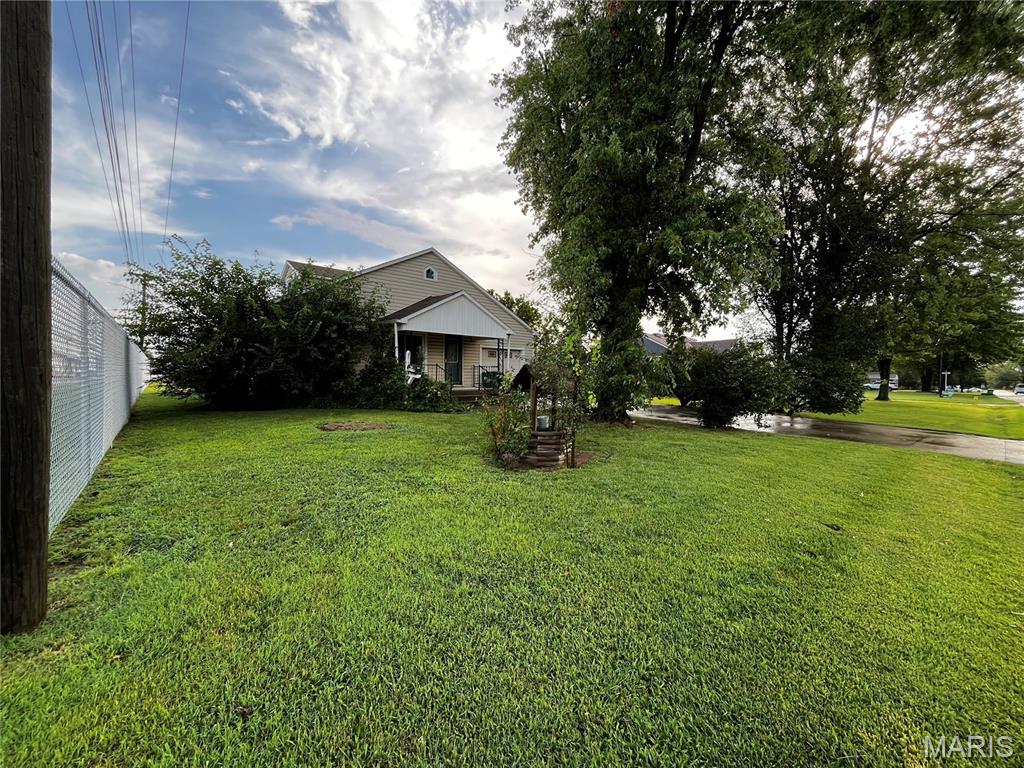 2nd image of 802 Summit St, Butler, MO 64730 | MLS# MIS26050151