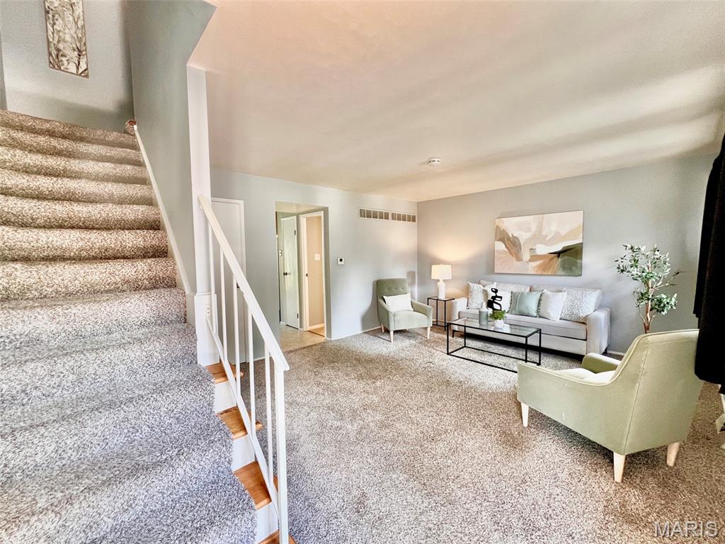 2nd image of 1072 Lafayette Ct, Collinsville, IL 62234 | MLS# MIS26050166