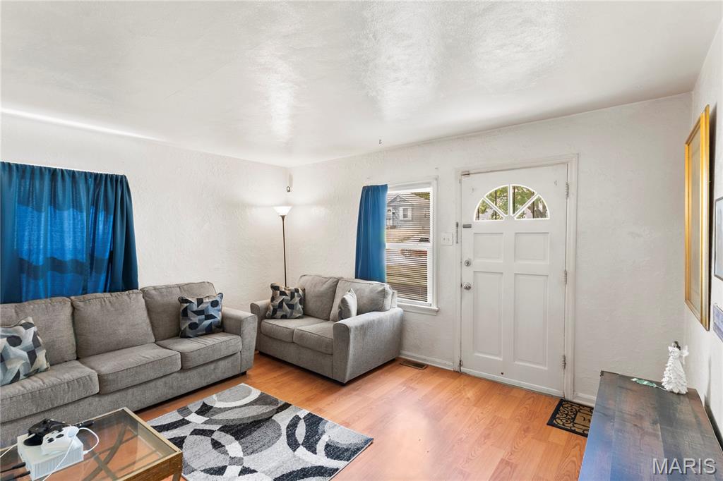 3rd image of 8017 Patterson Dr, Saint Louis, MO 63134 | MLS# MIS26050175