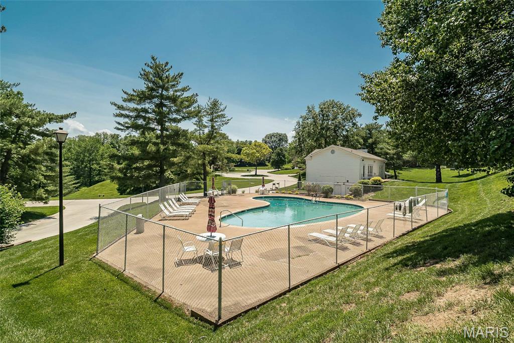 2nd image of 1512 Bedford Forge Ct, Chesterfield, MO 63017