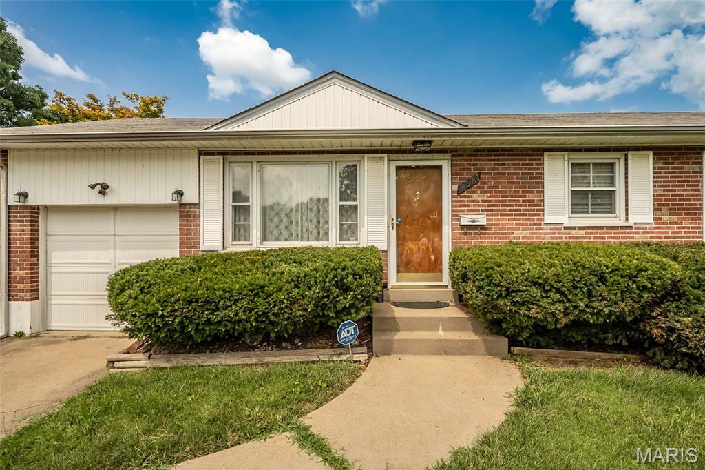 2nd image of 9337 Laramie Dr, Saint Louis, MO 63137 | MLS# MIS26050265