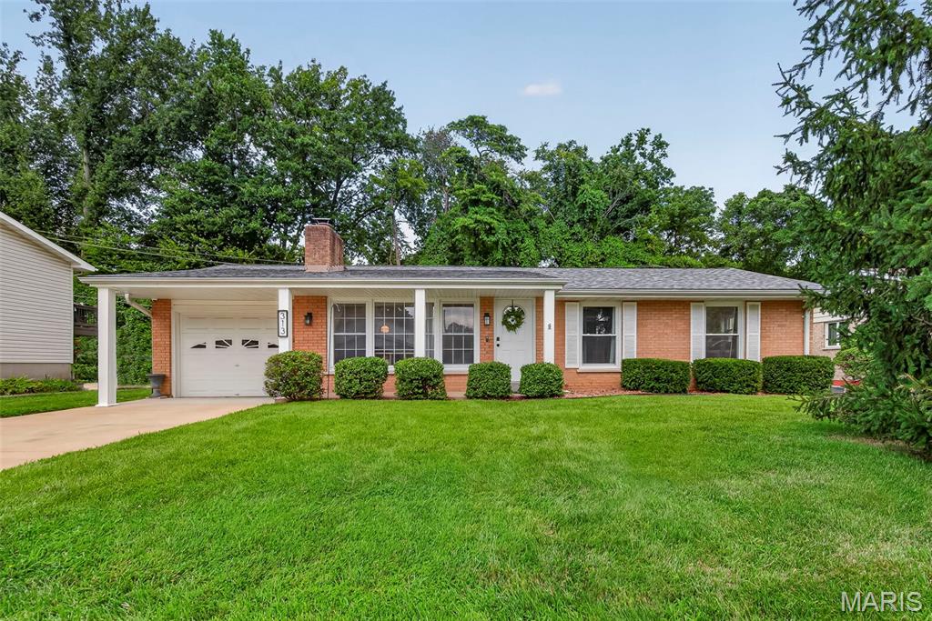 2nd image of 313 Elmhurst Dr, St Charles, MO 63301 | MLS# MIS26050315