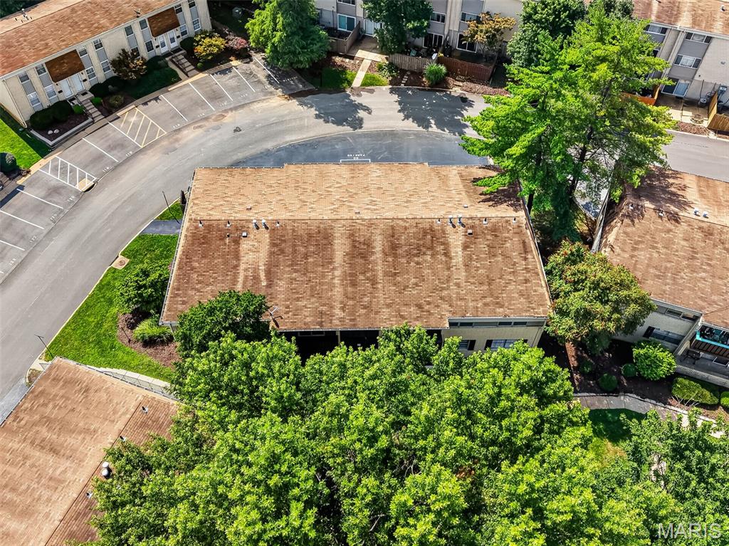 2nd image of 106 Shadalane Walk, Ballwin, MO 63011
