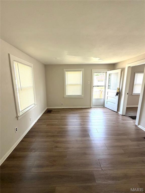 4th image of 60 Connolly Dr, Saint Louis, MO 63135 | MLS# MIS26050334
