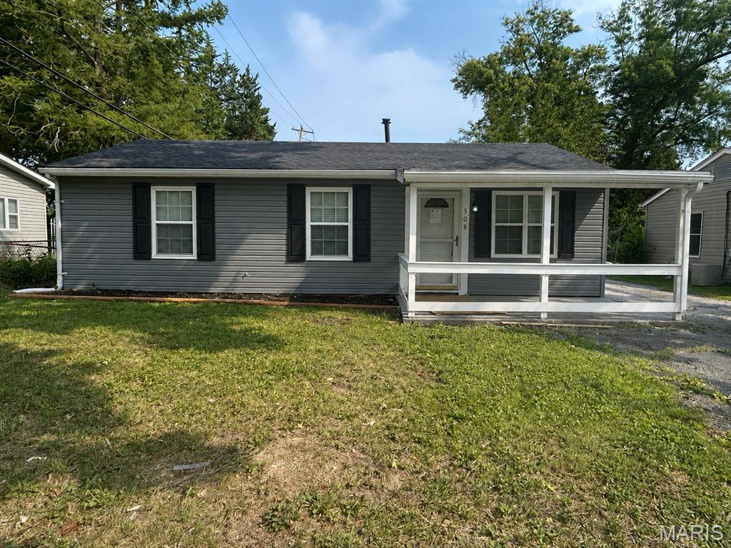 9th image of 508 Saint James Dr, East Saint Louis, IL 62206 | MLS# MIS26050409