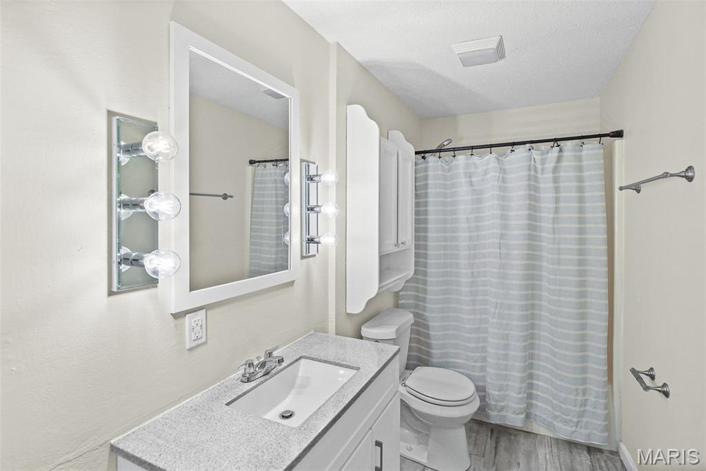 2nd image of 1813 Ramada Blvd, Collinsville, IL 62234