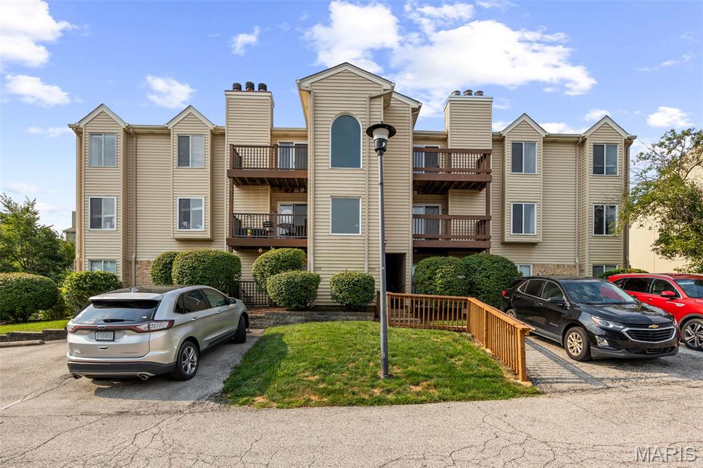 2nd image of 2419 Sandalwood Creek Ct, Wildwood, MO 63038