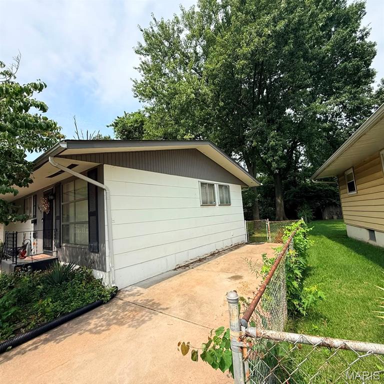 2nd image of 10315 Durness Dr, Saint Louis, MO 63137 | MLS# MIS26050458